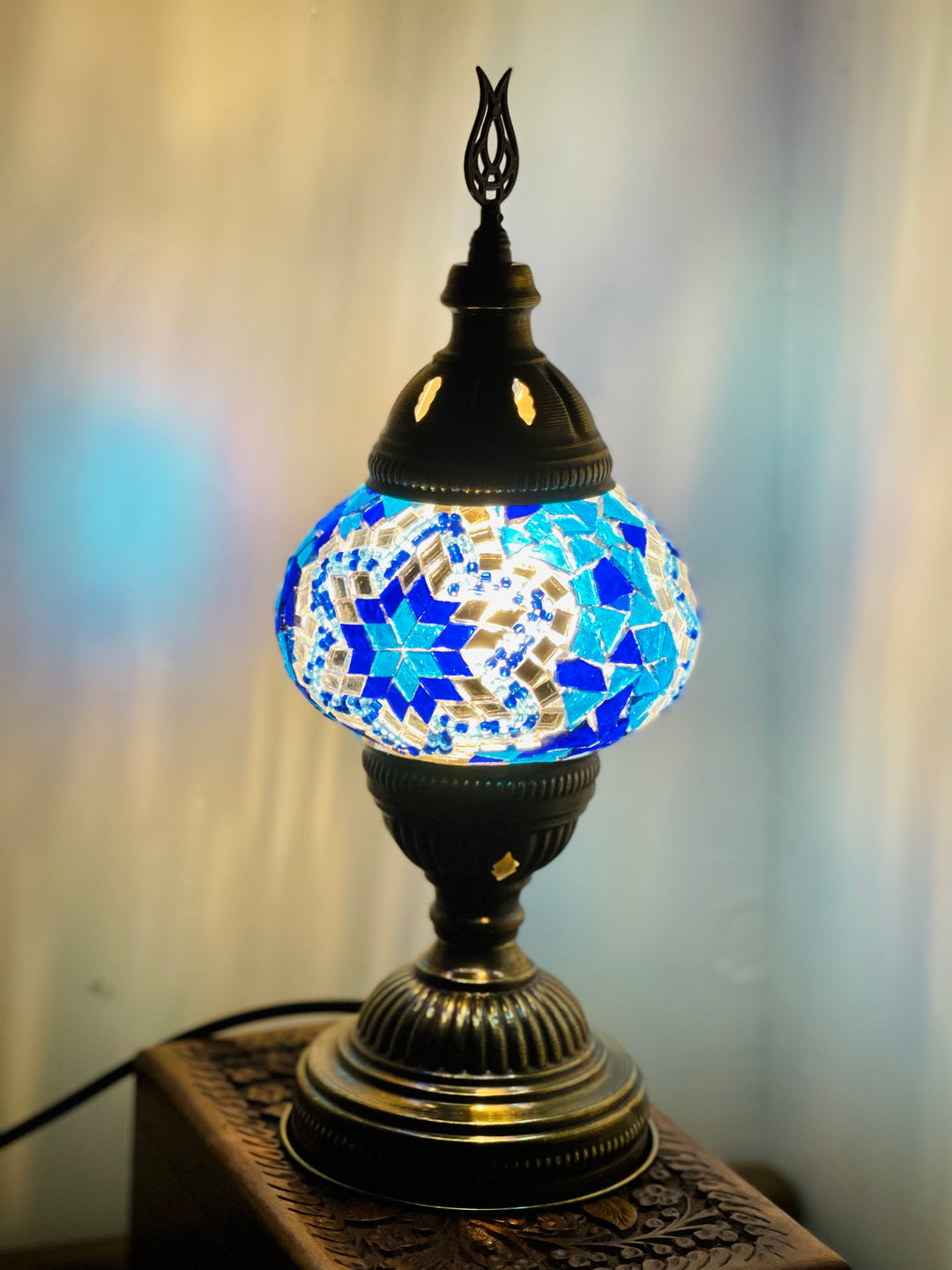 Turkish mosaic table lamp, center on jewelry box