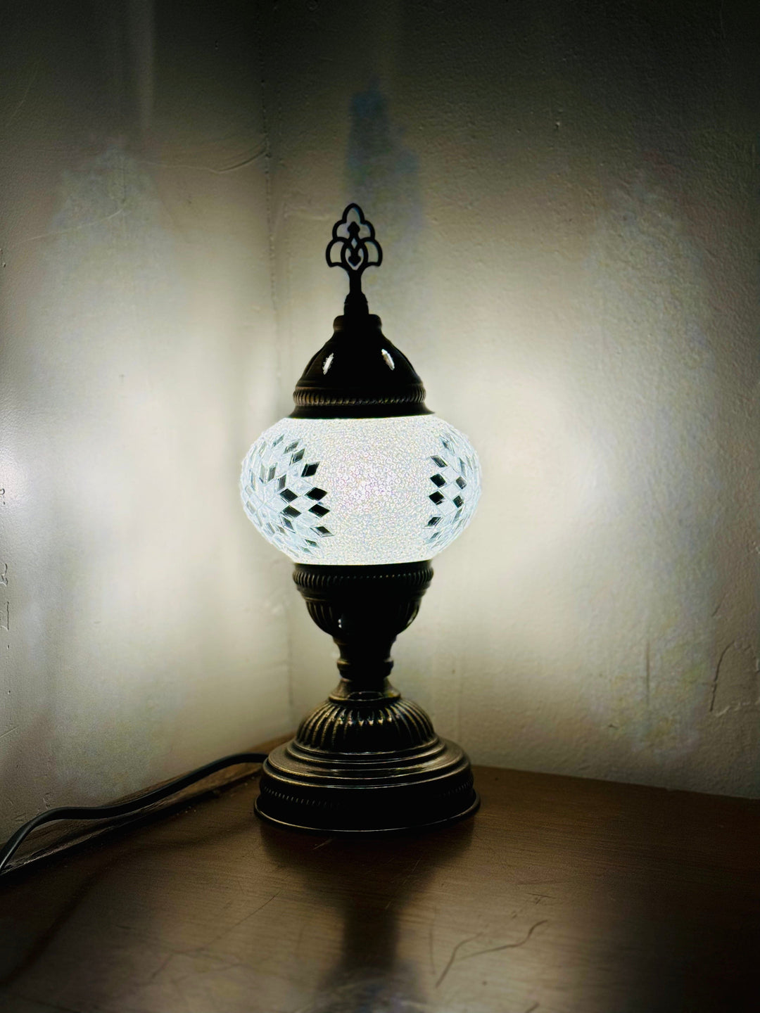 Turkish mosaic table lamp Clear, front center wide angle