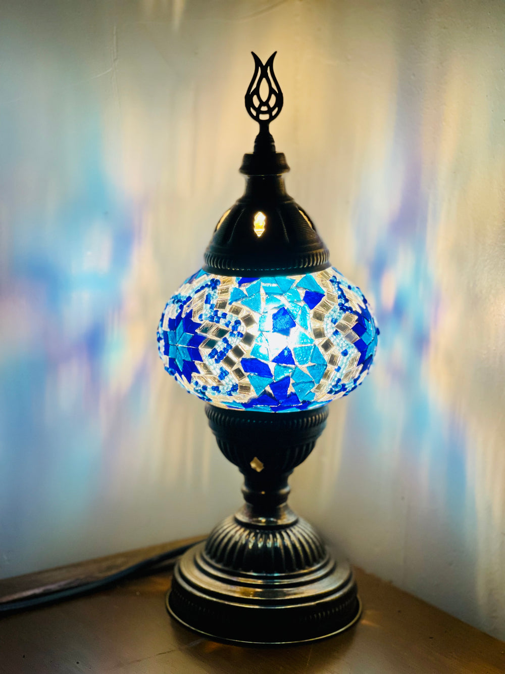 Turkish mosaic table lamp, center angle