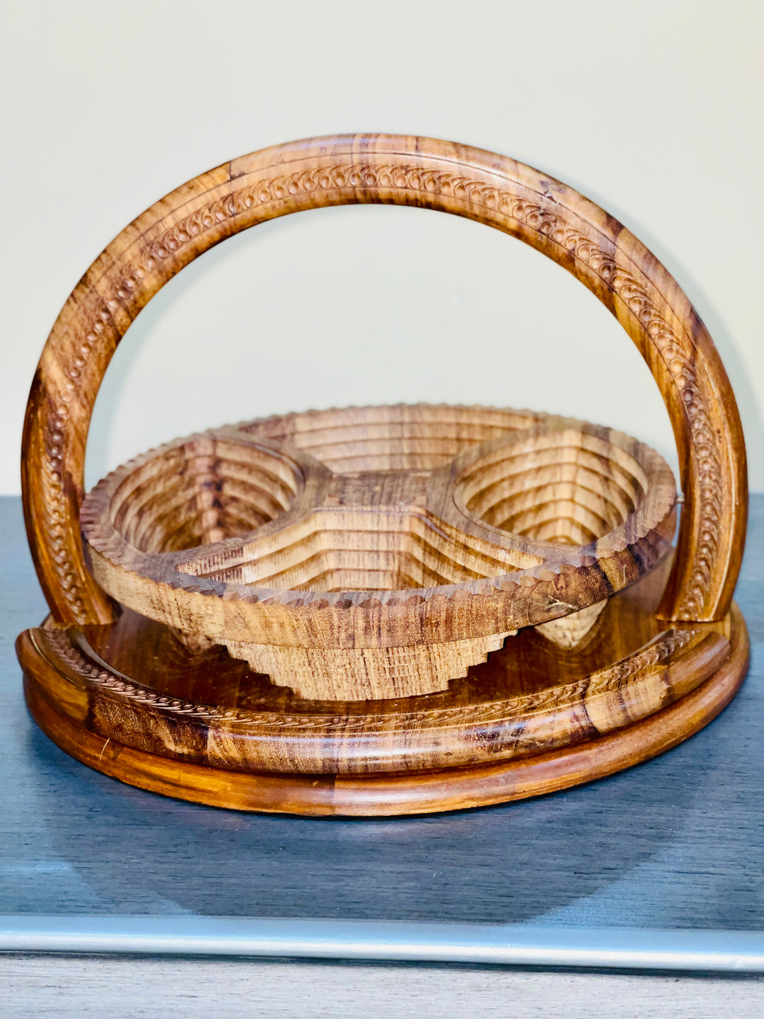 Handmade 12”, wooden, collapsible 4 paisley basket with handle.  /  fruit basket  /   Bread bowl  /   Hot plate  /    Trivet to basket  /