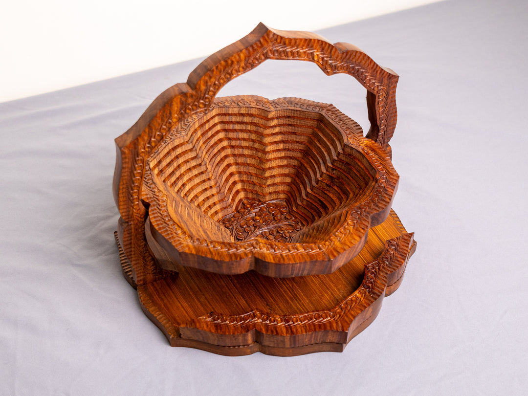 Handmade 12”, wooden, collapsible Star basket with handle.