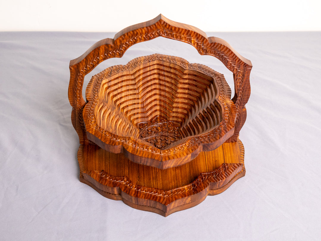 Handmade 12”, wooden, collapsible Star basket with handle.